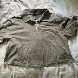 Green cropped tee